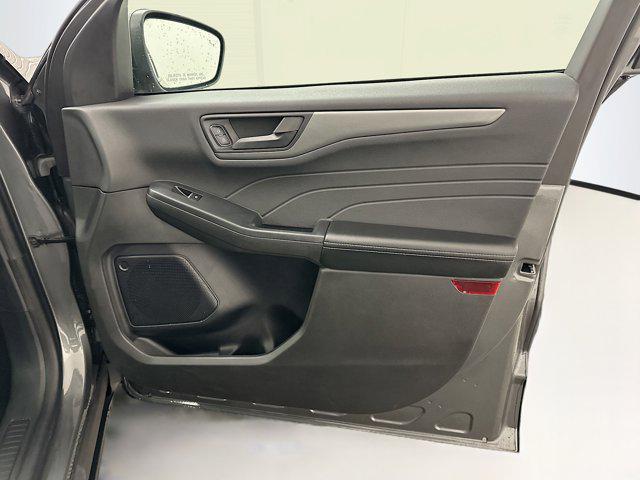 Photo of 2024 Carbonized Gray Metallic Ford Escape