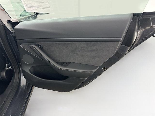 Photo of 2022 Solid Black Tesla Model 3