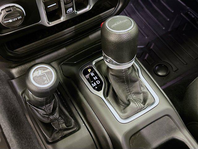 Photo of 2022 Black Clearcoat Jeep Gladiator
