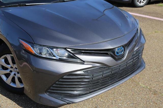 Photo of 2019 Predawn Gray Mica Toyota Camry Hybrid