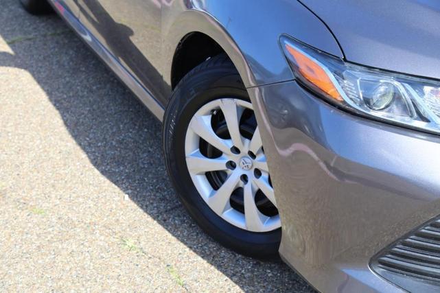 Photo of 2019 Predawn Gray Mica Toyota Camry Hybrid