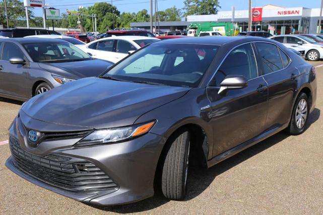 Photo of 2019 Predawn Gray Mica Toyota Camry Hybrid