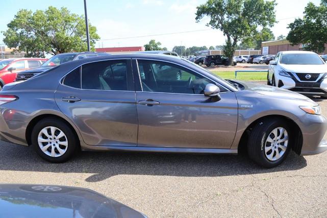Photo of 2019 Predawn Gray Mica Toyota Camry Hybrid