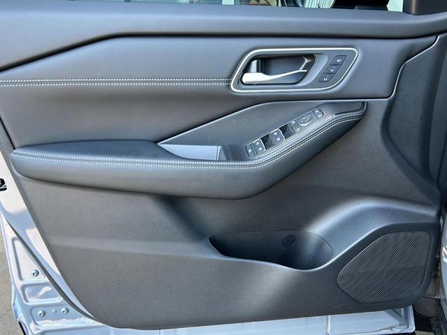 Photo of 2025 Boulder Gray Metallic Nissan Rogue