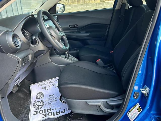 Photo of 2025 Electric Blue Metallic Nissan Kicks Play