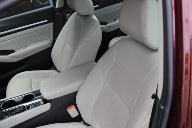 Photo of 2023 Garnet Pearl Nissan Altima