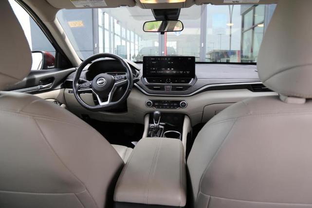 Photo of 2023 Garnet Pearl Nissan Altima