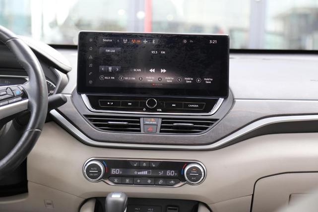 Photo of 2023 Garnet Pearl Nissan Altima