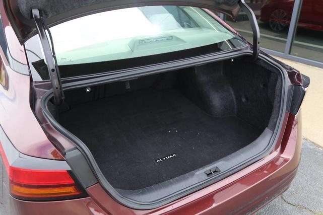 Photo of 2023 Garnet Pearl Nissan Altima
