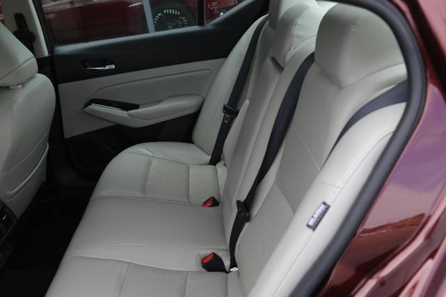 Photo of 2023 Garnet Pearl Nissan Altima