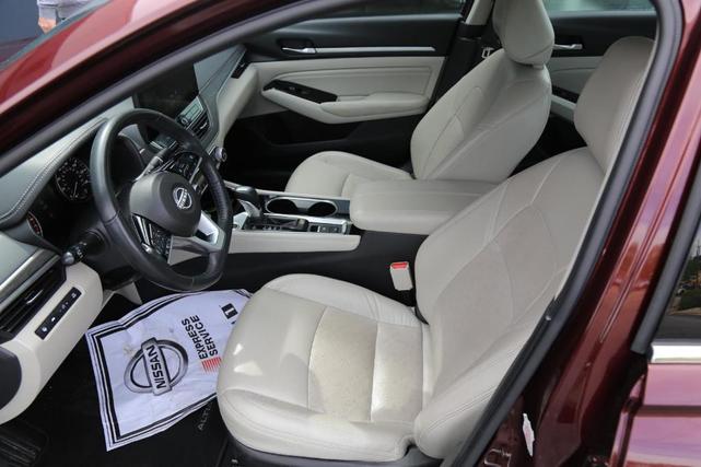 Photo of 2023 Garnet Pearl Nissan Altima