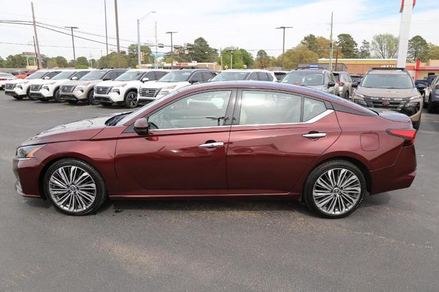 Photo of 2023 Garnet Pearl Nissan Altima