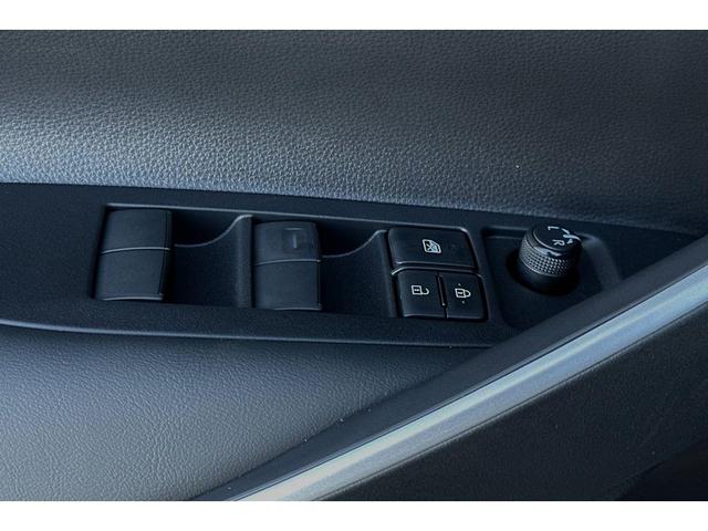 Photo of 2025 Ice Cap Toyota Corolla Hybrid