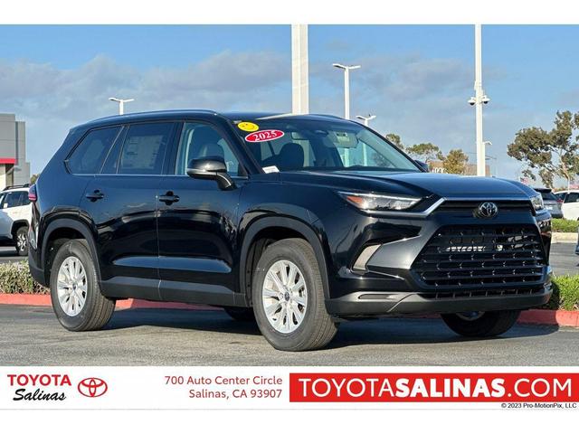 Photo of 2025 Midnight Black Metallic Toyota Grand Highlander Hybrid