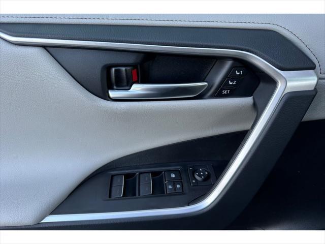 Photo of 2025 Silver Sky Metallic Toyota RAV4
