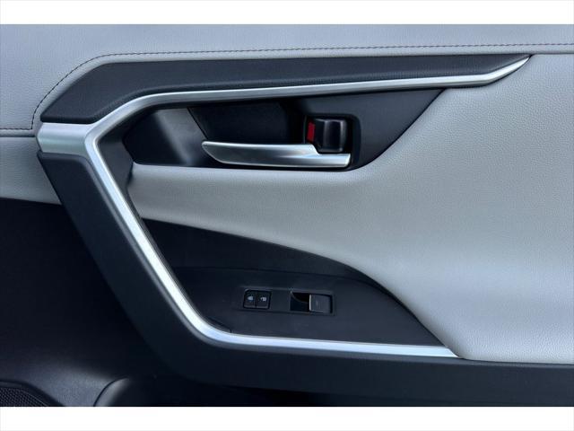 Photo of 2025 Silver Sky Metallic Toyota RAV4