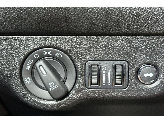 Photo of 2023 White Knuckle Clearcoat Dodge Challenger