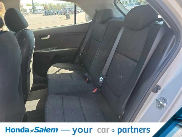 Photo of 2019 Silky Silver Kia Rio
