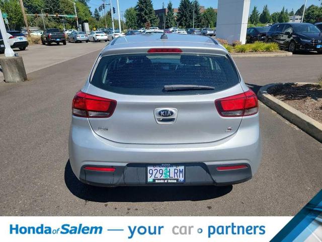 Photo of 2019 Silky Silver Kia Rio