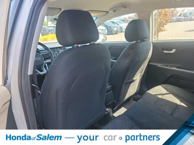 Photo of 2019 Silky Silver Kia Rio