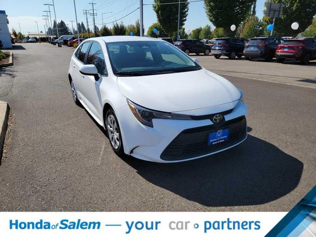 Photo of 2023 WHI/White Toyota Corolla