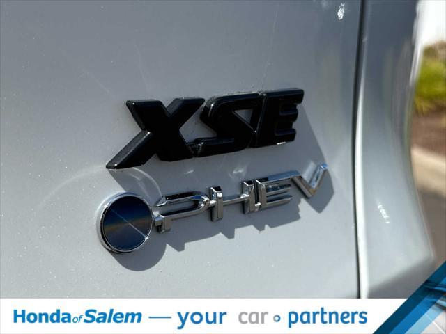 Photo of 2025 Wind Chill Pearl/Midnight Black Metallic Toyota RAV4 Hybrid