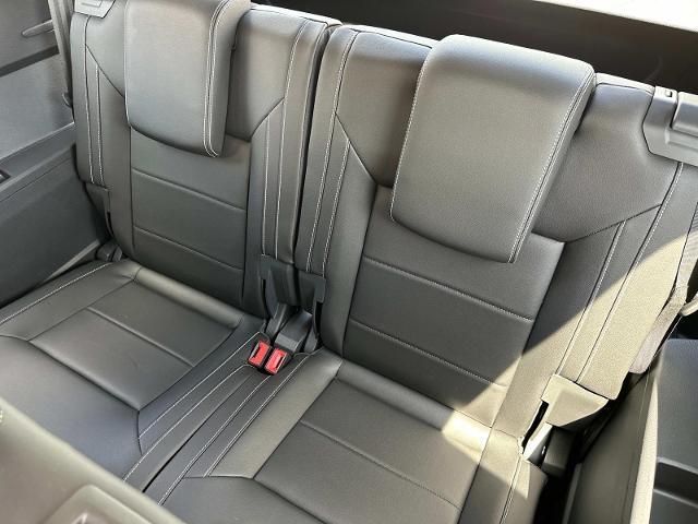Photo of 2023 Deep Black Pearl Effect Volkswagen Atlas