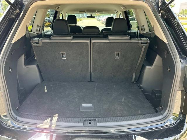 Photo of 2023 Deep Black Pearl Effect Volkswagen Atlas