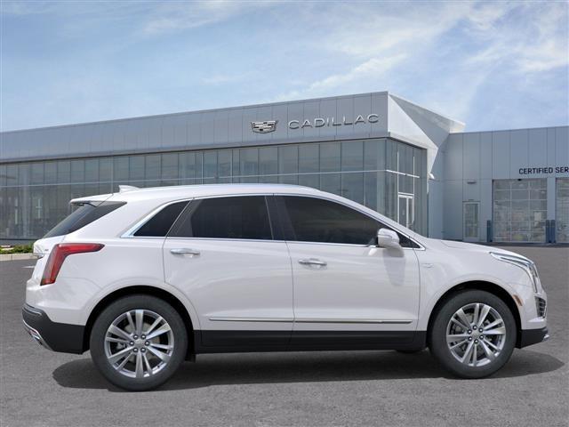 Photo of 2025 Crystal White Tri-Coat Cadillac XT5