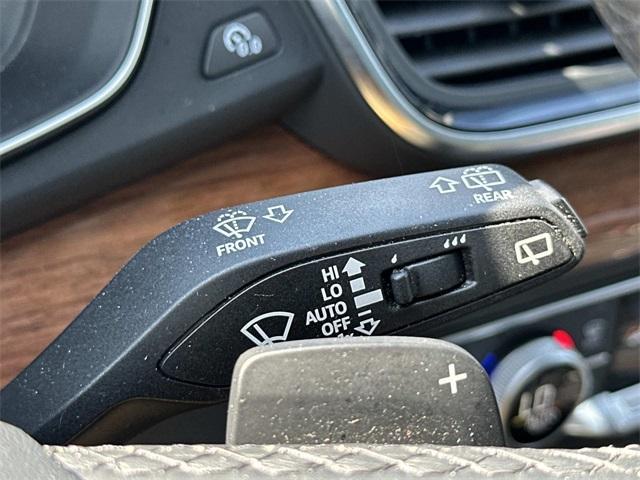 Photo of 2023 Ibis White Audi Q5