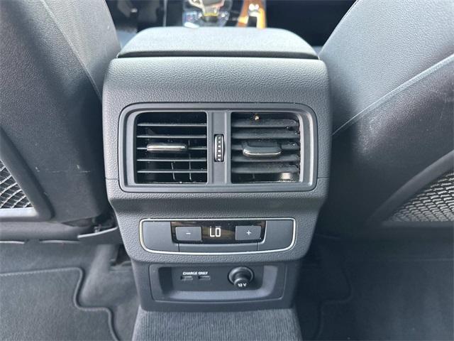 Photo of 2023 Ibis White Audi Q5