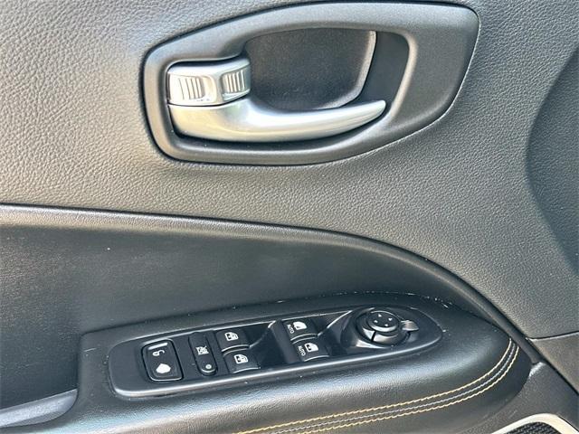 Photo of 2019 Granite Crystal Clearcoat Metallic Jeep Compass
