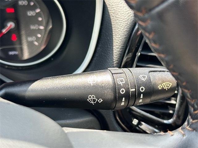 Photo of 2019 Granite Crystal Clearcoat Metallic Jeep Compass