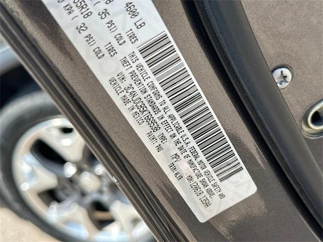 Photo of 2019 Granite Crystal Clearcoat Metallic Jeep Compass