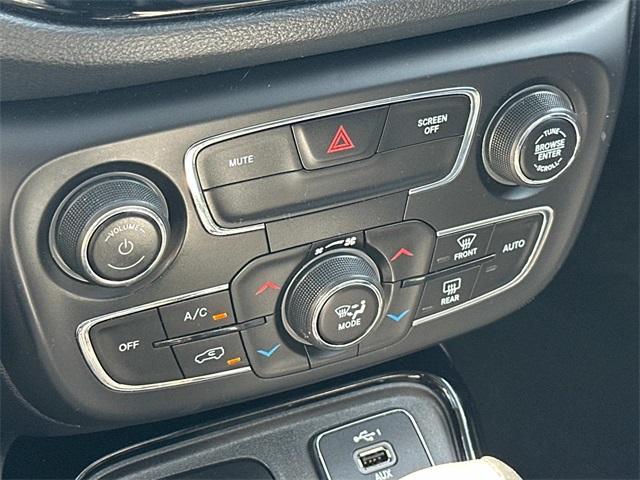 Photo of 2019 Granite Crystal Clearcoat Metallic Jeep Compass