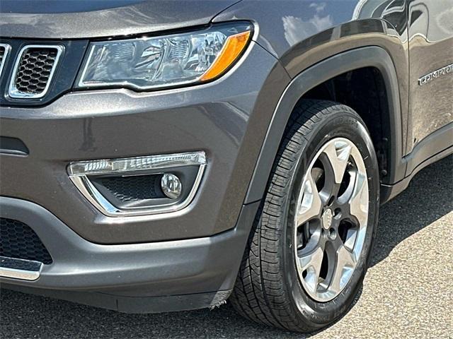Photo of 2019 Granite Crystal Clearcoat Metallic Jeep Compass