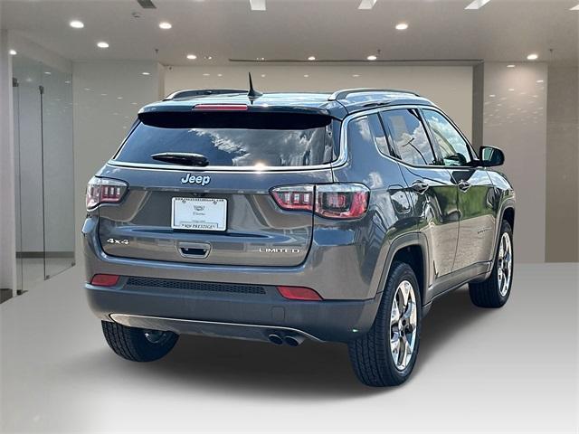 Photo of 2019 Granite Crystal Clearcoat Metallic Jeep Compass