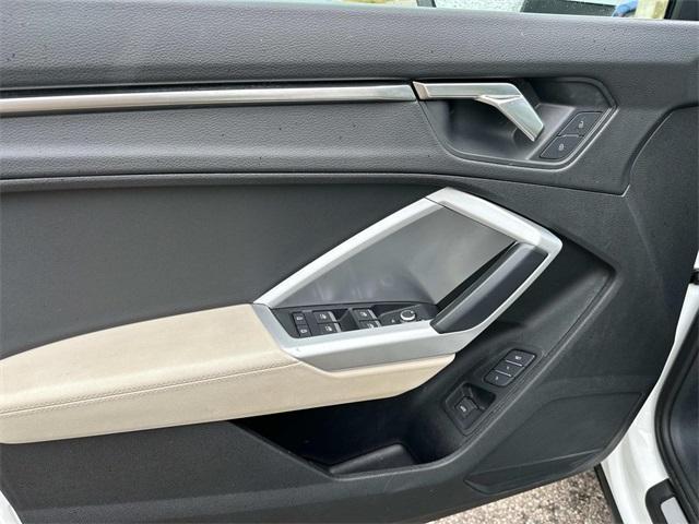 Photo of 2023 Ibis White Audi Q3
