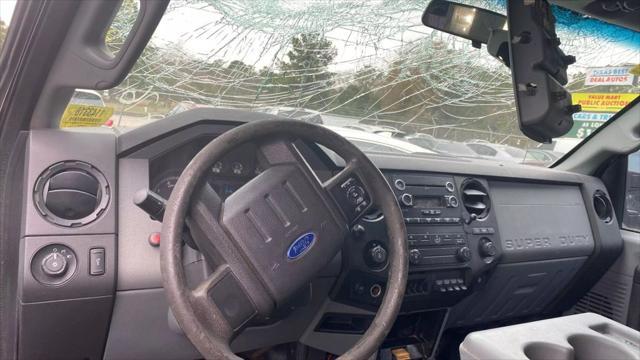 Photo of 2015 Oxford White Ford F-350