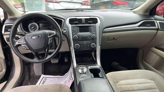 Photo of 2017 Grey Ford Fusion