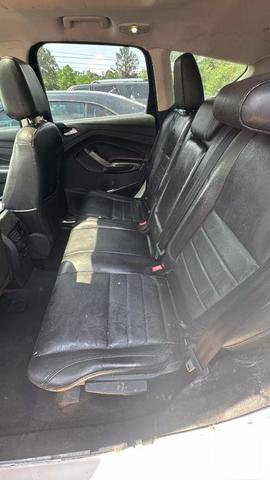 Photo of 2015 White Platinum Metallic Tri-Coat Ford Escape