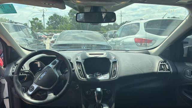 Photo of 2015 White Platinum Metallic Tri-Coat Ford Escape