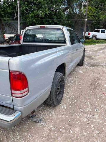 Photo of 2000 Silver Dodge Dakota