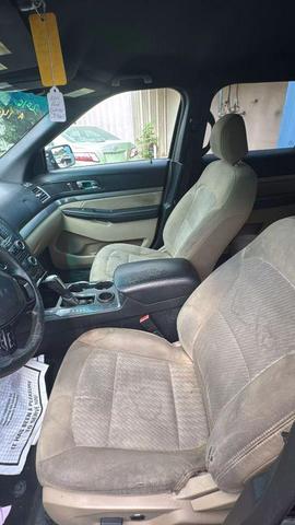 Photo of 2016 Shadow Black Ford Explorer