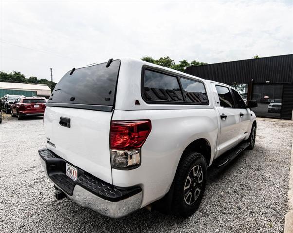 Photo of 2013 Super White Toyota Tundra