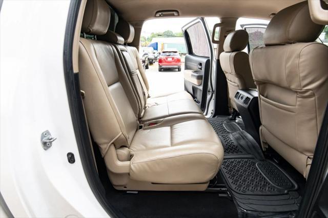 Photo of 2013 Super White Toyota Tundra