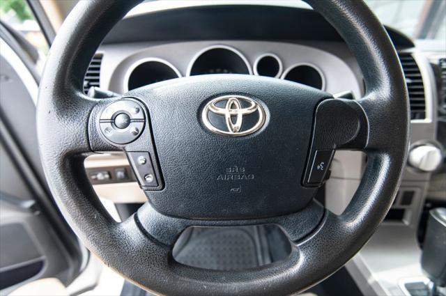 Photo of 2013 Super White Toyota Tundra
