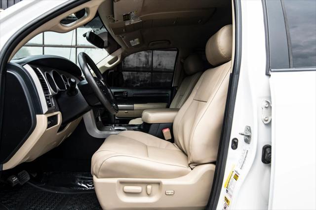 Photo of 2013 Super White Toyota Tundra