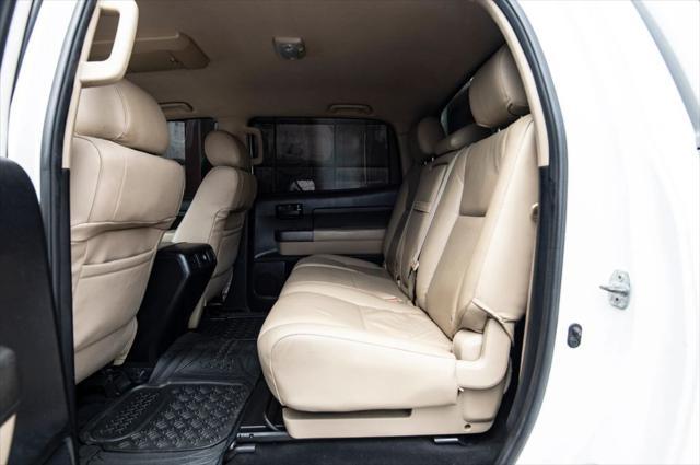 Photo of 2013 Super White Toyota Tundra