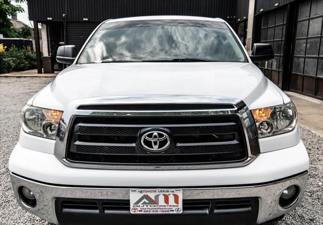 Photo of 2013 Super White Toyota Tundra